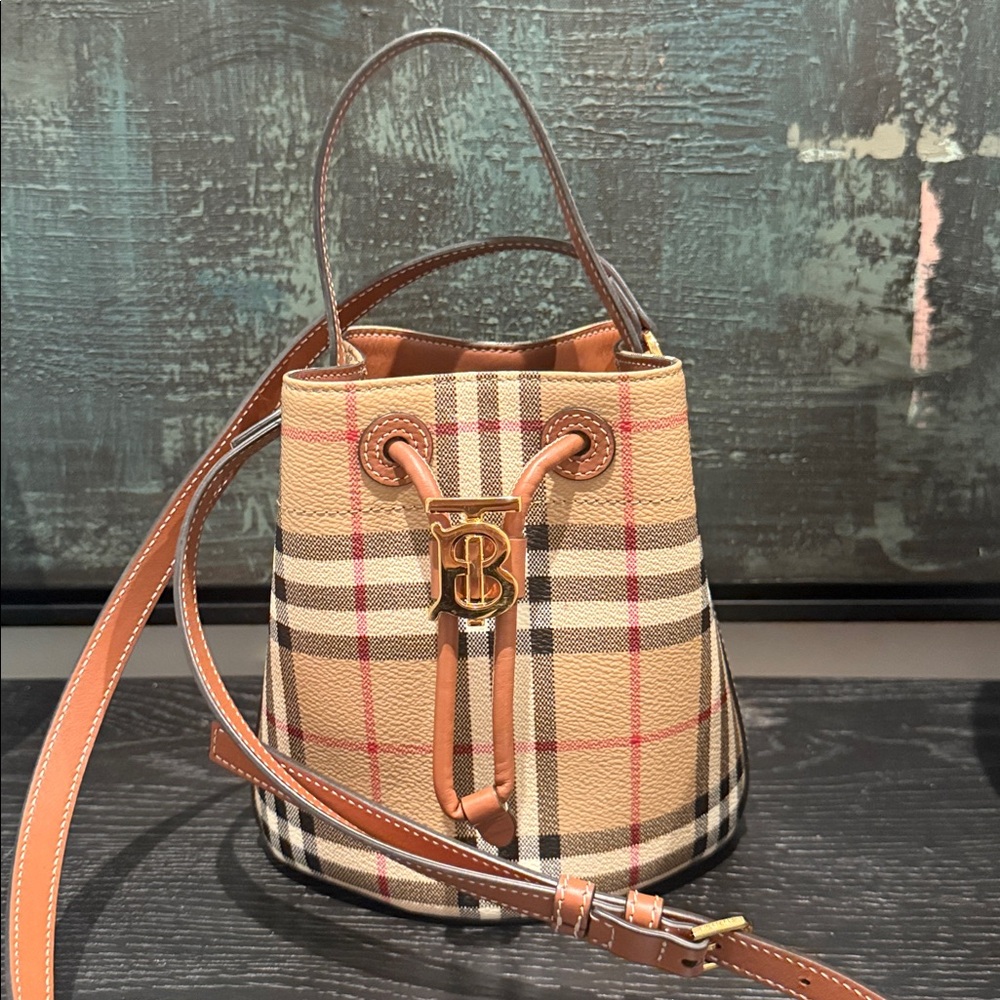AUTHENTIC BURBERRY MINI CHECK BUCKET BAG CROSSBODY with dust bag🤎🤎🤎